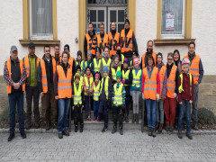 Engagierte Bürger aus Irslingen beteiligten sich an der ENRW-Dorfputzete 2019.