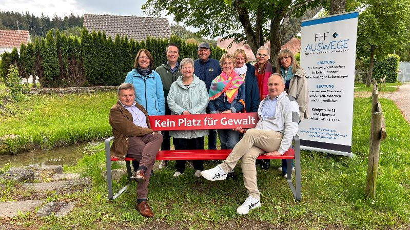 2026-05-21_ENRW_unterstuetzt_Rote_Bank_Gruppenfoto