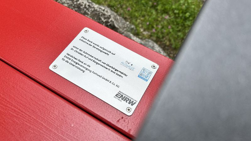 2026-05-21_ENRW_unterstuetzt_Rote_Bank_Plakette